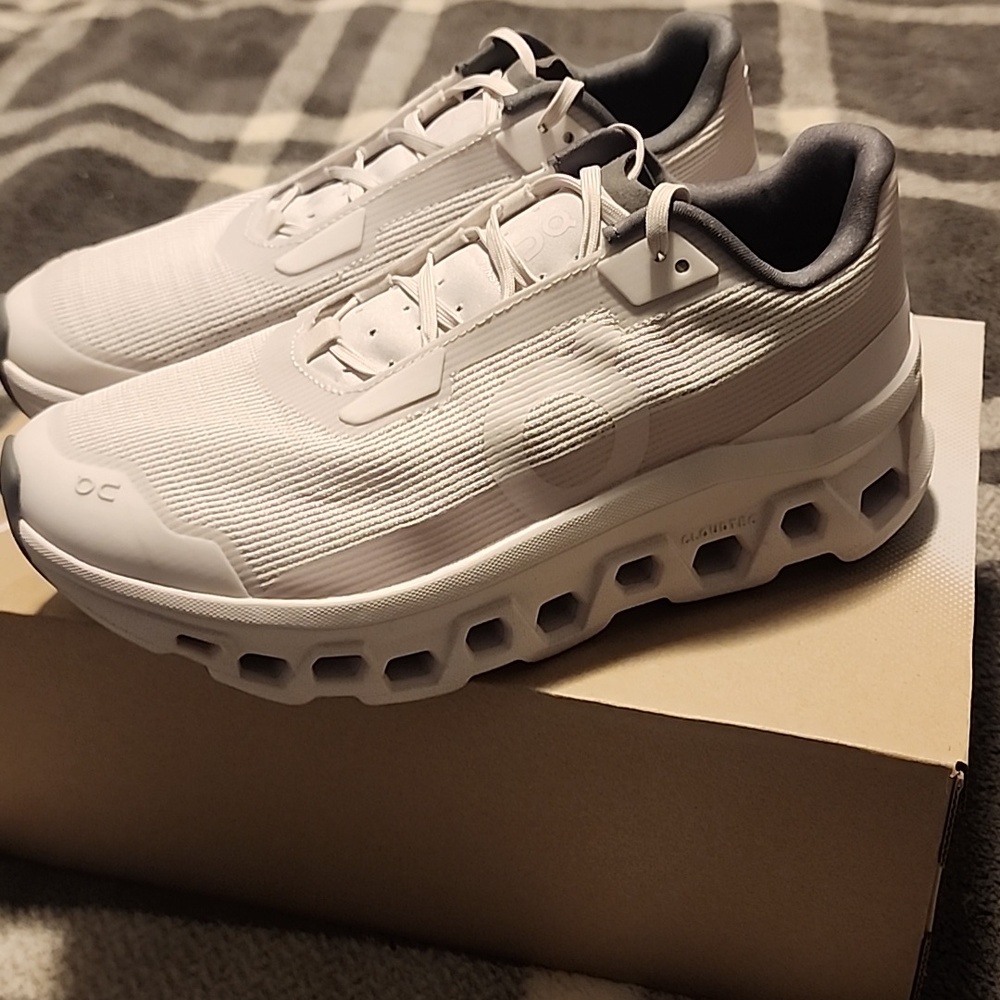 Ladies On Cloudmonster Void Size 8 - Picture 3 of 10